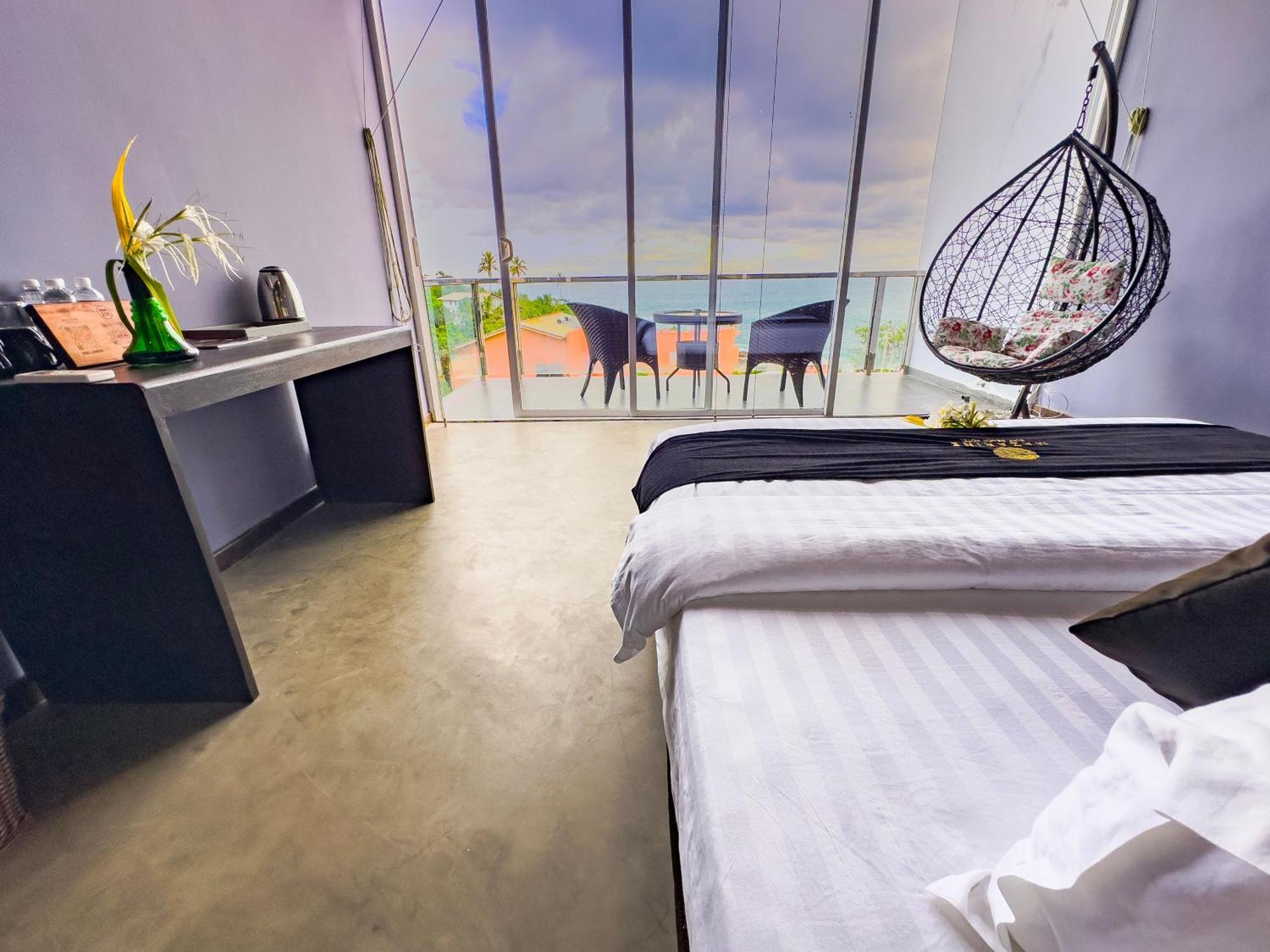 Mazarine Surf Suites Hiriketiya Dikwella Eksteriør billede